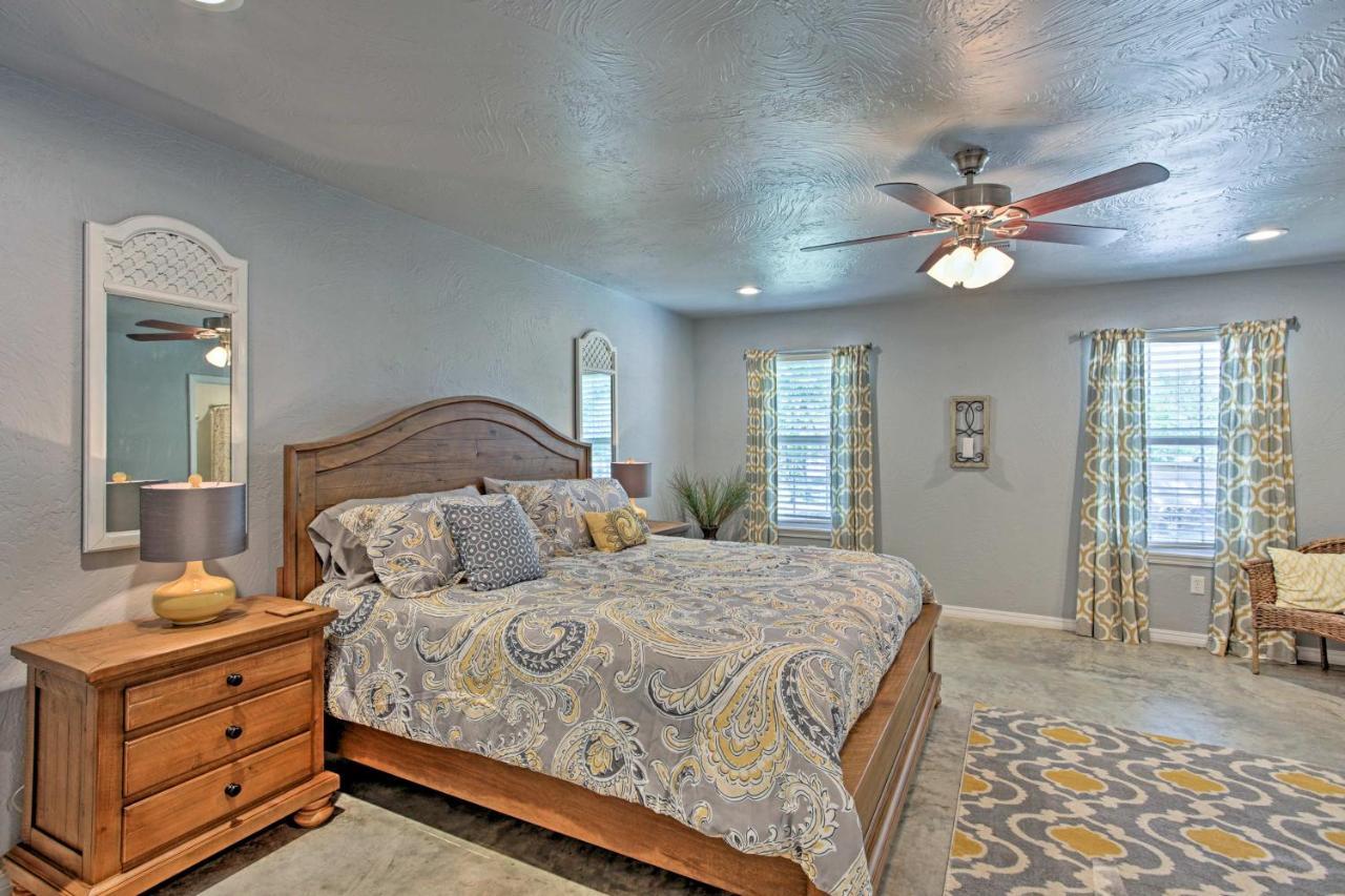 Modern Retreat With Gas Grill - Walk To Lake Texoma! Kingston Екстериор снимка
