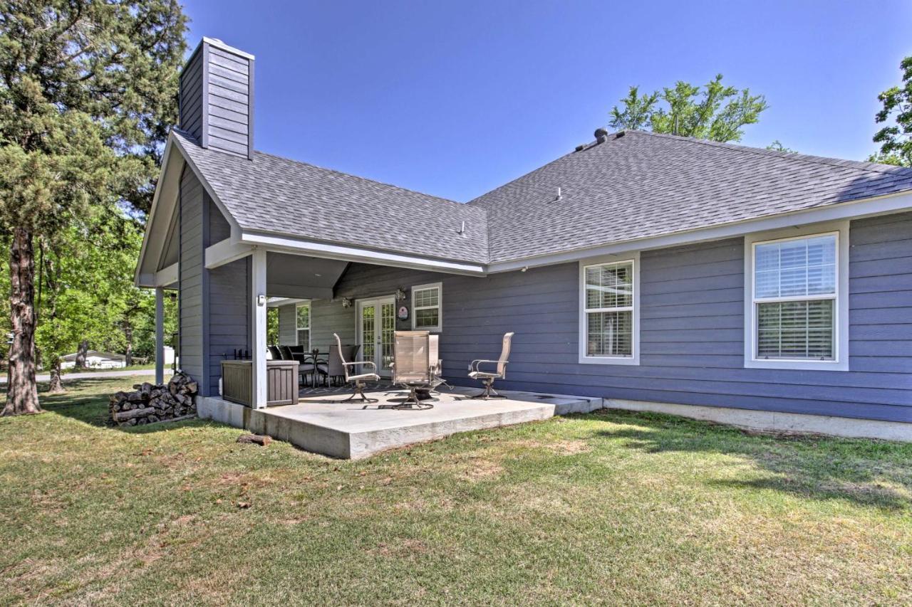 Modern Retreat With Gas Grill - Walk To Lake Texoma! Kingston Екстериор снимка